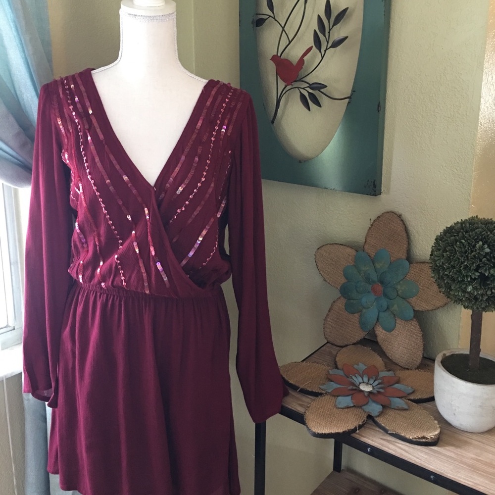 Dress split neck sequence